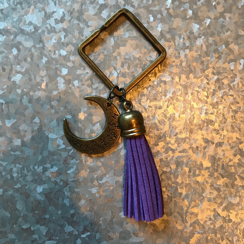 5/$35 😍 I Love You Moon & Back Tassel Keychain 🌙